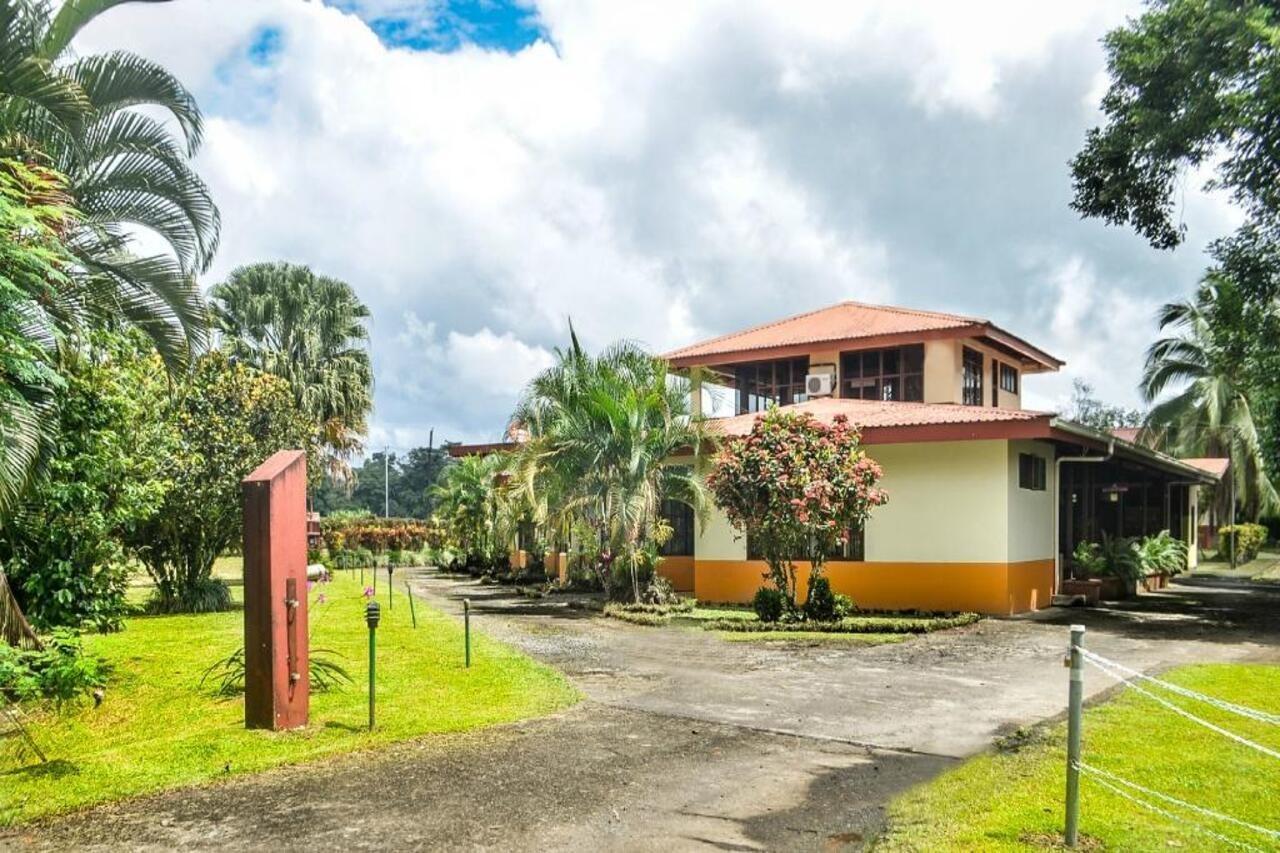 Befox Adventure Hotel La Fortuna Exterior photo