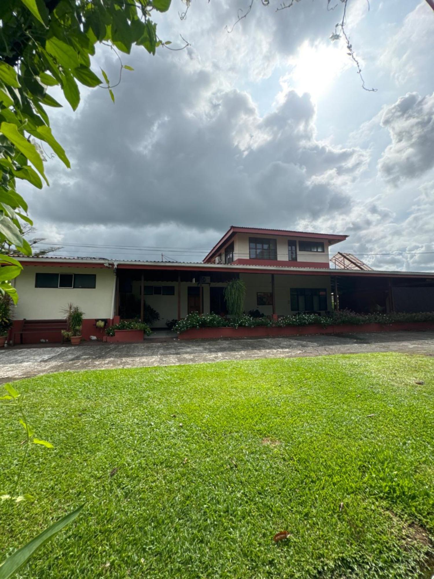 Befox Adventure Hotel La Fortuna Exterior photo