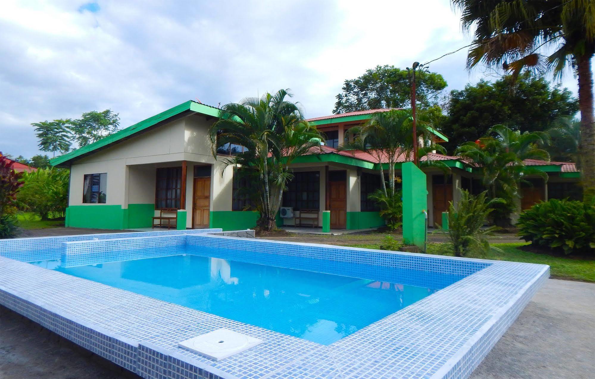 Befox Adventure Hotel La Fortuna Exterior photo